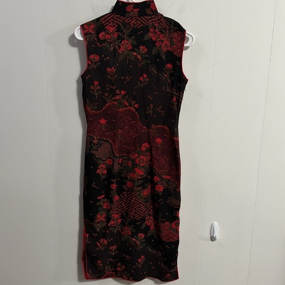 Beautiful Red floral Asian dress - see all photos & measurements - Picture 3 of 6